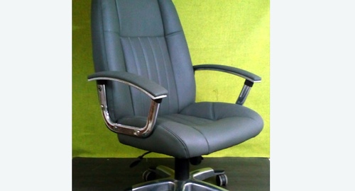 Перетяжка офисного кресла кожей. Менделеевск